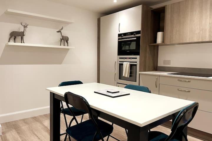 Lovely 3 Bedroom Apartment With Private Garden In Edinburgh City Centre Εξωτερικό φωτογραφία
