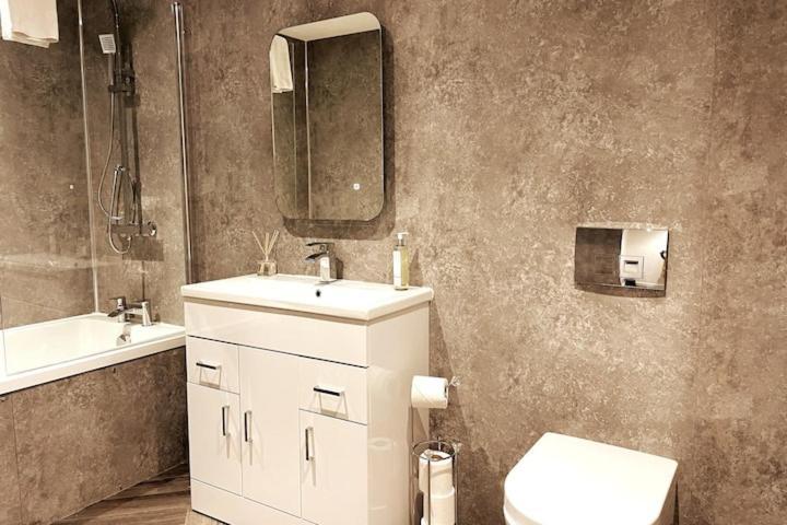 Lovely 3 Bedroom Apartment With Private Garden In Edinburgh City Centre Εξωτερικό φωτογραφία